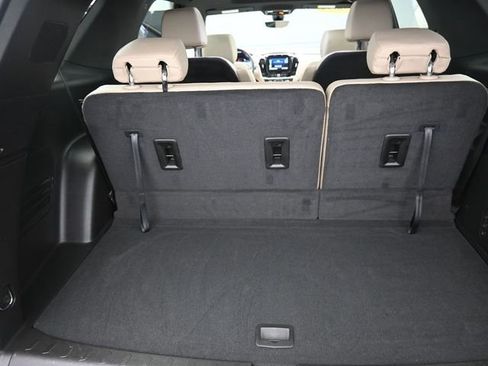 Used 2023 Chevrolet Traverse LT w/ LT Premium Package image 26