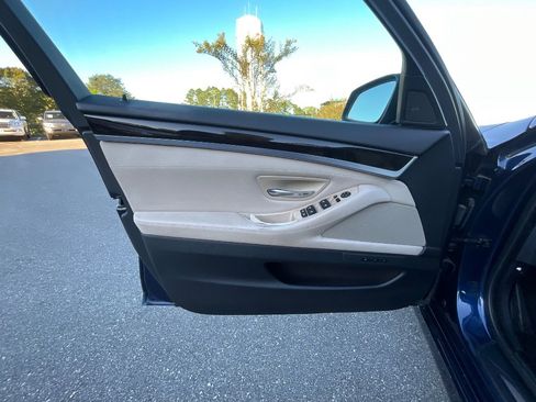 Used 2011 BMW 528i Sedan image 14