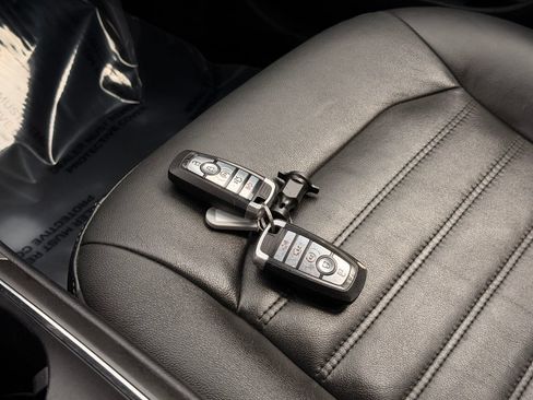Used 2017 Ford Fusion SE w/ Equipment Group 602A FWD image 37