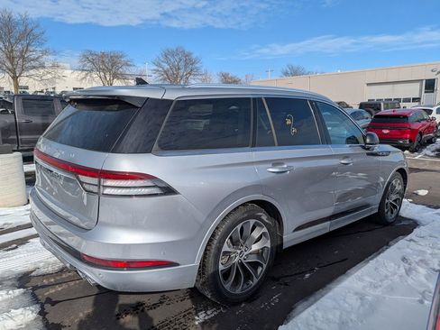 Used 2021 Lincoln Aviator Grand Touring w/ Equipment Group 302A image 4