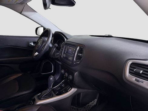 Used 2018 Jeep Compass Latitude w/ Cold Weather Group image 29