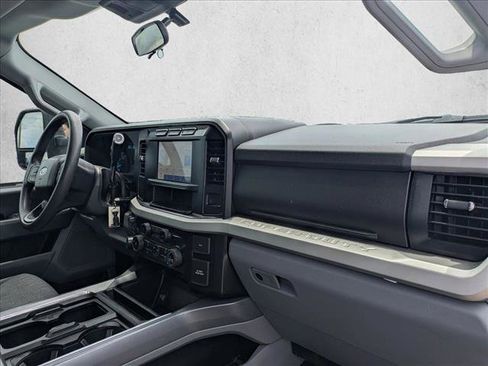 Used 2024 Ford F250 XLT w/ FX4 Off-Road Package AWD/4WD image 18