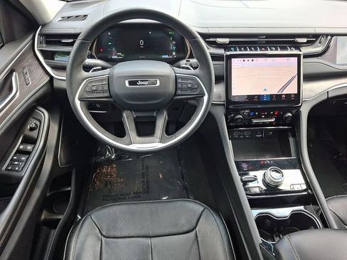 Used 2022 Jeep Grand Cherokee Limited 4xe w/ Luxury Tech Group II AWD/4WD image 12