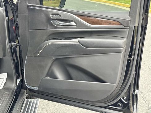 Used 2023 Cadillac Escalade ESV Sport Platinum w/ LPO, ONYX Package AWD/4WD image 27