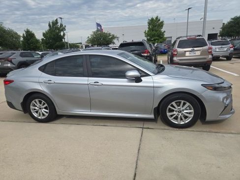 Used 2025 Toyota Camry LE FWD image 2