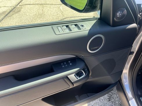 New 2026 Land Rover Discovery Dynamic SE AWD/4WD image 11