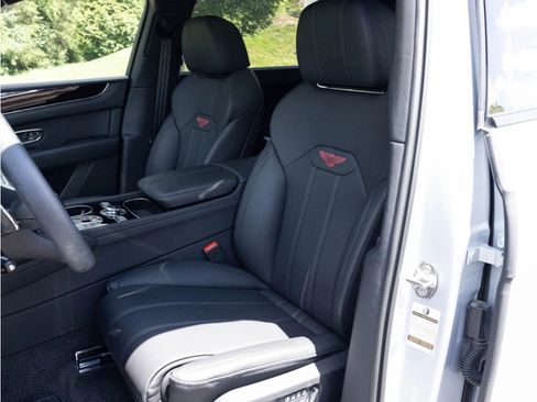 Certified 2024 Bentley Bentayga Extended Wheelbase image 20