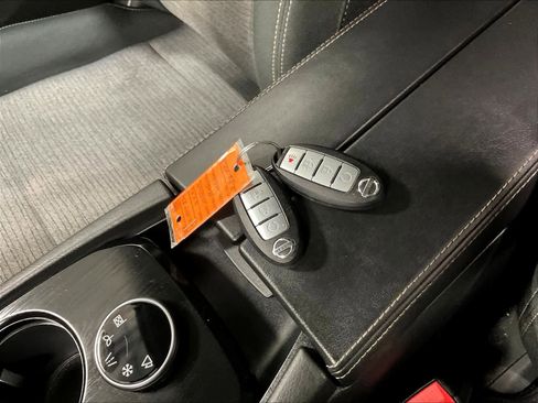 Certified 2021 Nissan Rogue SV image 30