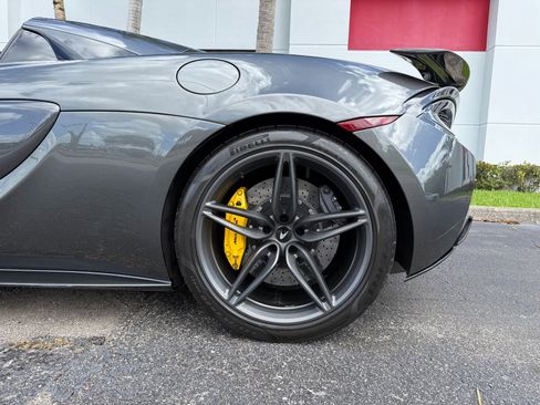 Used 2019 McLaren 570S image 15