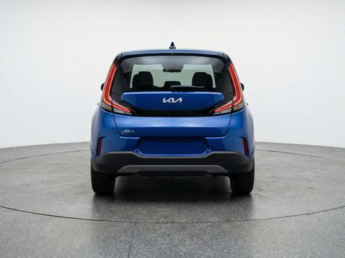 Used 2025 Kia Soul LX w/ LX Technology Package FWD image 7