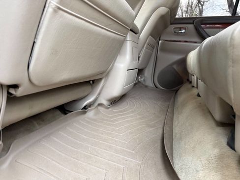 Used 2002 Lexus LX 470 4WD image 38