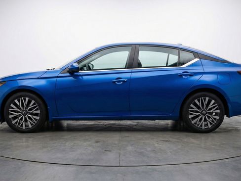 Used 2025 Nissan Altima 2.5 SV image 5