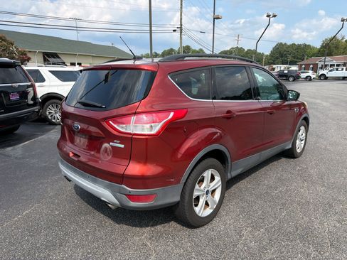Used 2015 Ford Escape SE w/ Equipment Group 201A FWD image 3