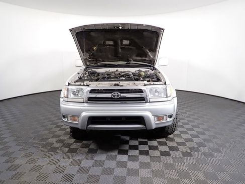 Used 2000 Toyota 4Runner Limited image 4