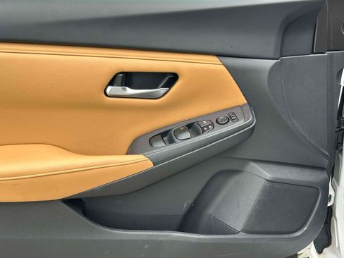 Used 2023 Nissan Sentra SV w/ SV Premium Package FWD image 18