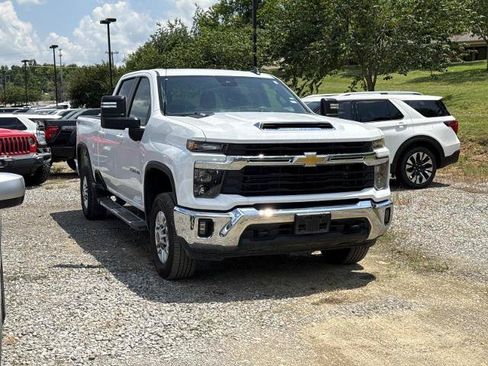 Used 2025 Chevrolet Silverado 2500 LT w/ Convenience Package AWD/4WD image 3