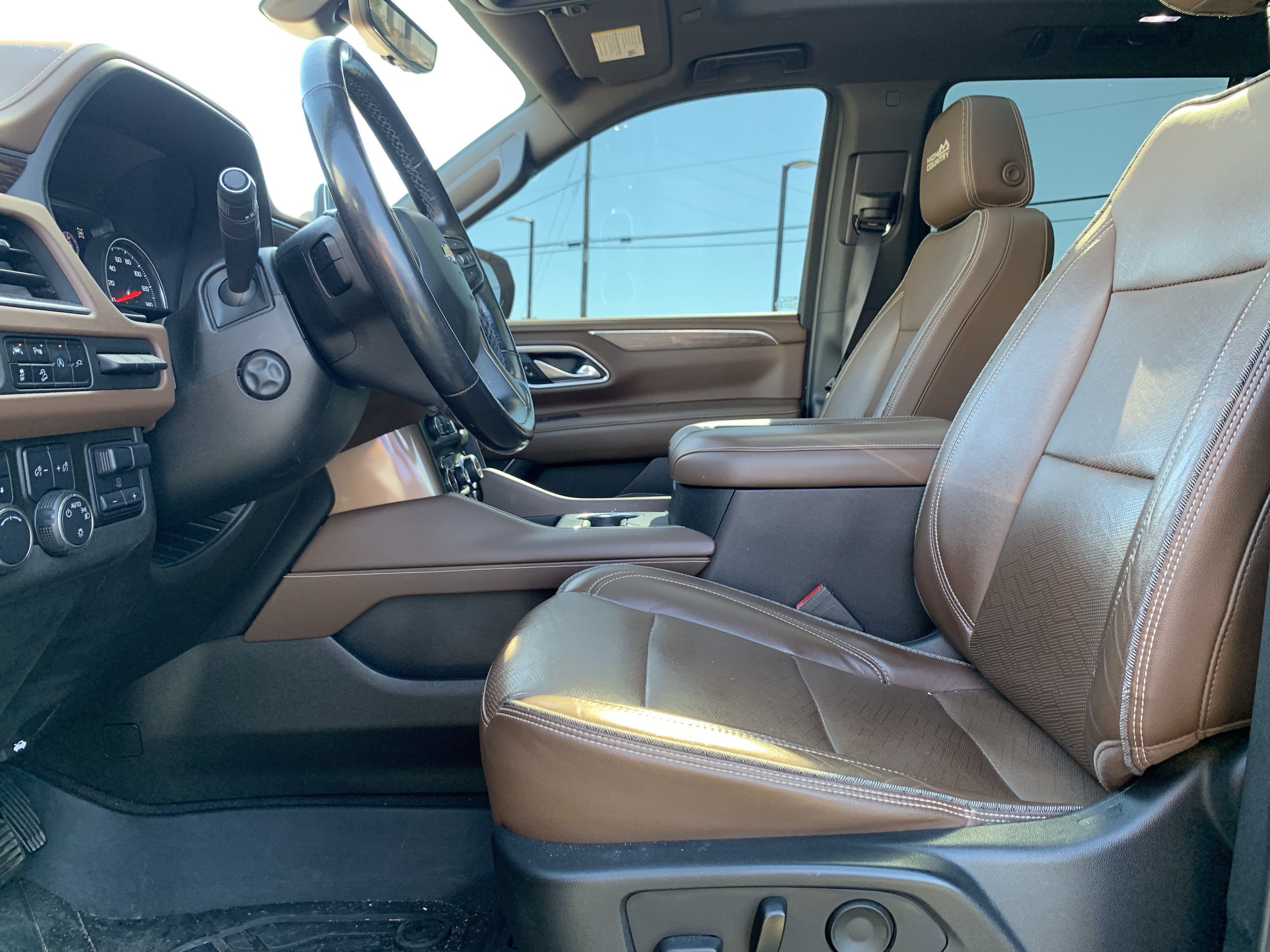 Used 2021 Chevrolet Tahoe High Country w/ Premium Package AWD/4WD image 16