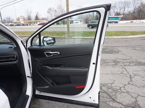 Used 2023 Kia Sportage EX image 24