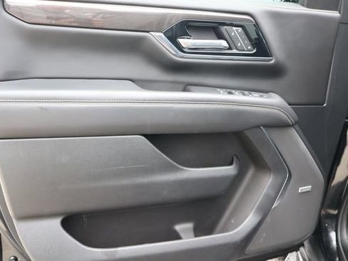 Used 2025 GMC Yukon Elevation AWD/4WD image 15