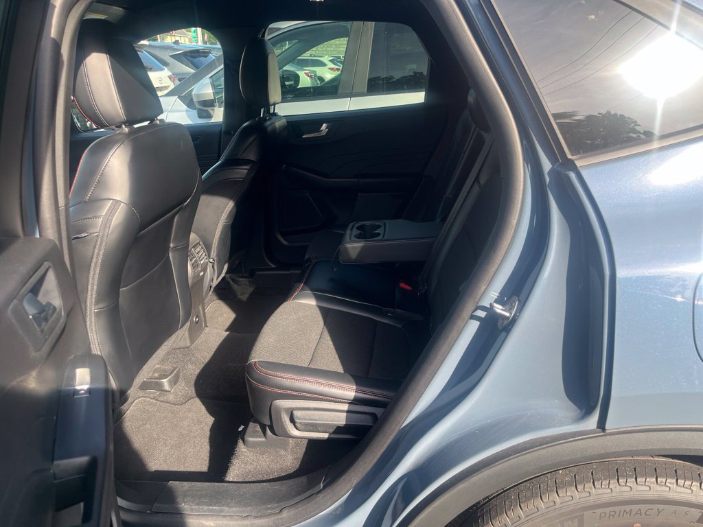 Used 2025 Ford Escape ST-Line Select AWD/4WD image 5