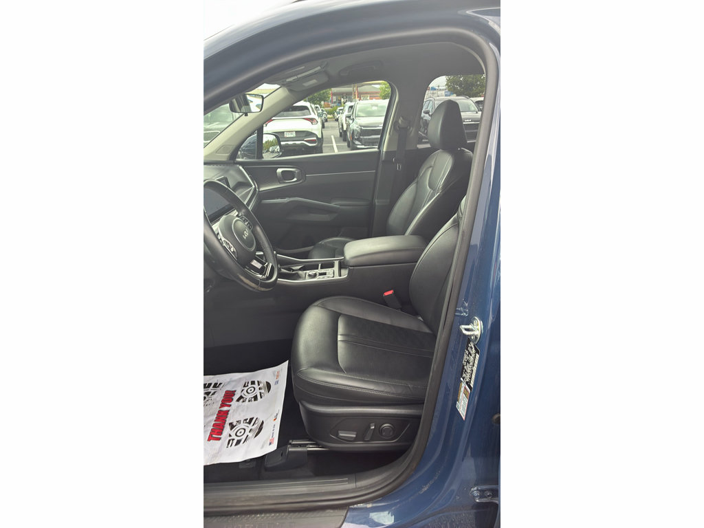 Used 2025 Kia Sorento S FWD image 12