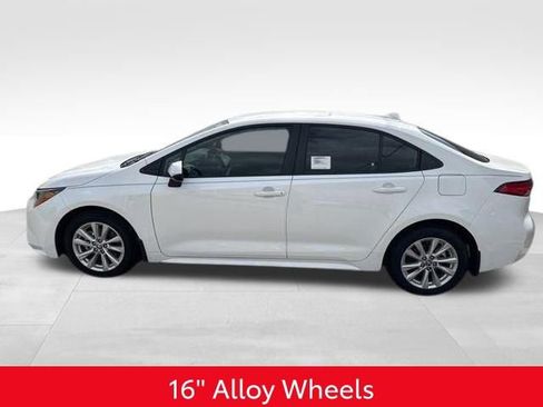 Used 2025 Toyota Corolla LE w/ LE Premium Package image 13