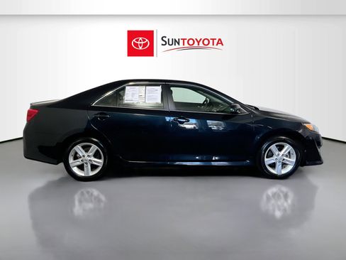 Used 2012 Toyota Camry SE image 2