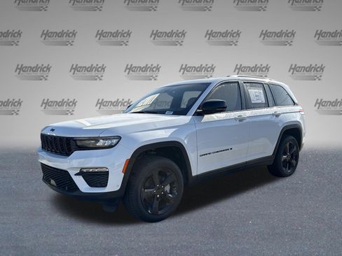 New 2025 Jeep Grand Cherokee Limited w/ Luxury Tech Group II RWD image 4