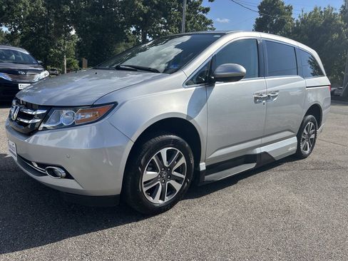 Used 2015 Honda Odyssey Touring Elite image 7
