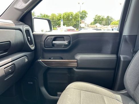 Used 2019 Chevrolet Silverado 1500 LT Trail Boss AWD/4WD image 37