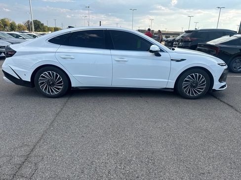 Used 2025 Hyundai Sonata Limited FWD image 5