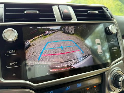 Used 2018 Toyota 4Runner Limited AWD/4WD image 38
