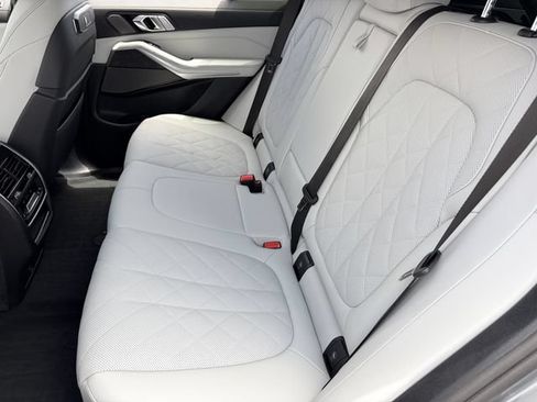 Used 2026 BMW X5 xDrive40i w/ M Sport Package AWD/4WD image 19