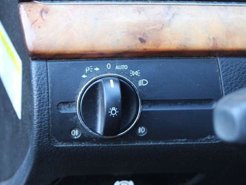 Used 2008 Mercedes-Benz E 350 Sedan image 19