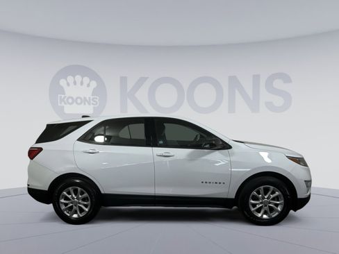 Used 2018 Chevrolet Equinox LS image 8