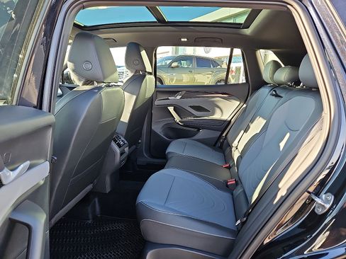 New 2026 Volkswagen Tiguan SE R-Line image 10