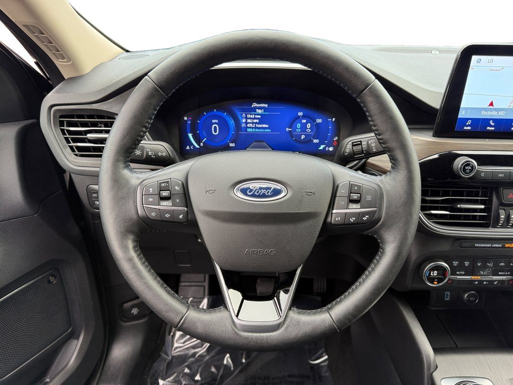 Used 2020 Ford Escape Titanium AWD/4WD image 12