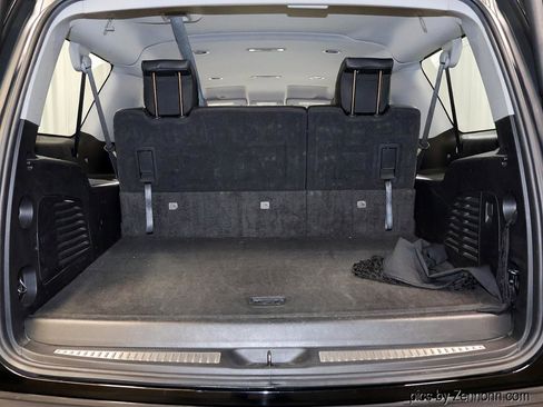 Used 2020 Chevrolet Suburban LT AWD/4WD image 29