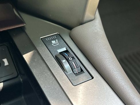 Used 2019 Lexus GX 460 Premium AWD/4WD image 34