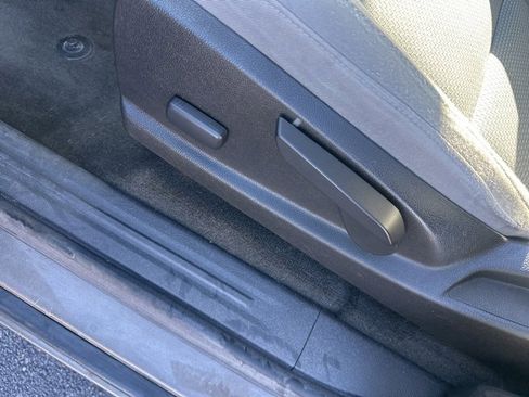 Used 2015 Chevrolet Colorado LT image 13