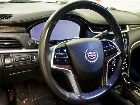 Used 2013 Cadillac XTS Premium image 11