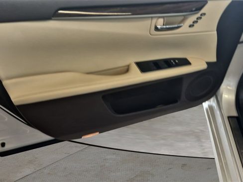 Used 2017 Lexus ES 350 w/ Premium Package image 26