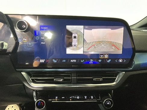 Used 2025 Chevrolet Equinox EV LT FWD image 28