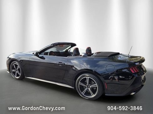 Used 2025 Ford Mustang Premium RWD image 3
