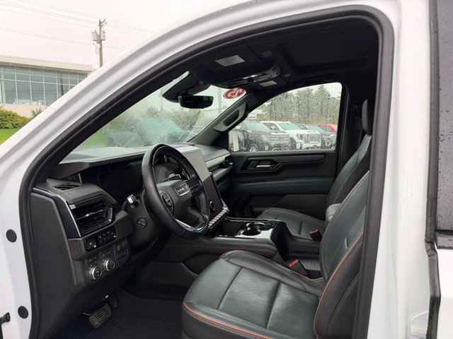 Used 2025 GMC Yukon AT4 w/ AT4 Premium Plus Package AWD/4WD image 26
