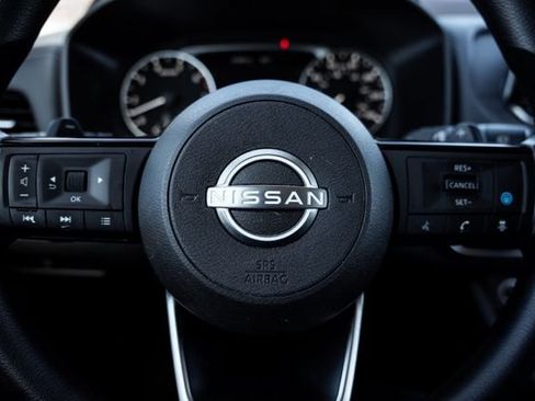 Used 2023 Nissan Rogue SV FWD image 14