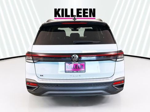 New 2026 Volkswagen Taos SE image 6