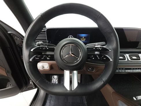 Used 2024 Mercedes-Benz GLS 450 4MATIC image 12