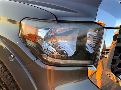 Used 2018 Toyota Tundra SR5 w/ SR5 Upgrade Package RWD image 27