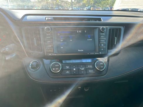 Used 2018 Toyota RAV4 SE w/ Advanced Technology Package image 20